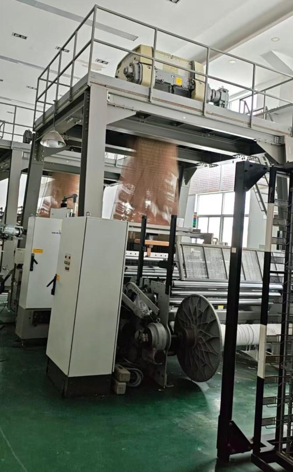 VTR 33 loom with Jacquard head and warp