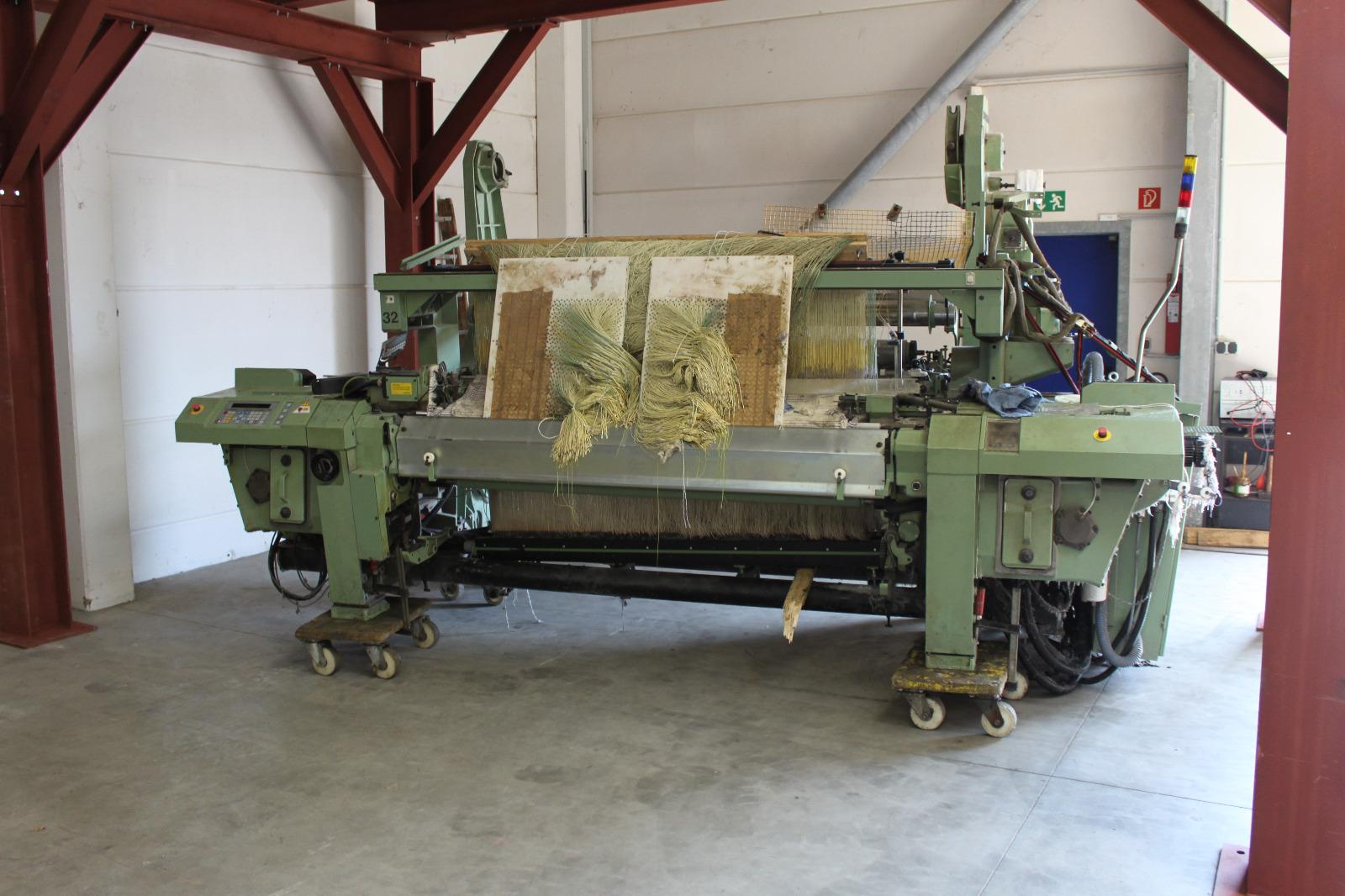 Sulzer Rüti G6200 rapierli dokuma tezgahı yan görünüm