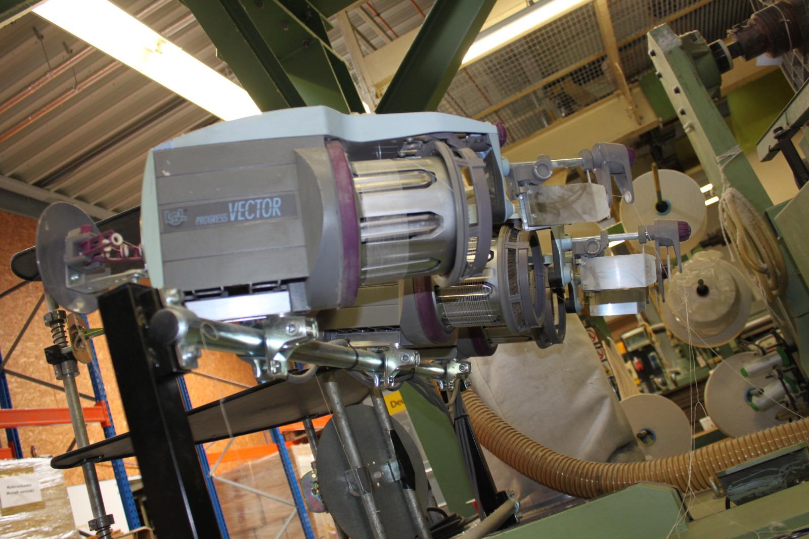 Sulzer Rüti G6200 üzerinde Progress Vector atkı besleyici