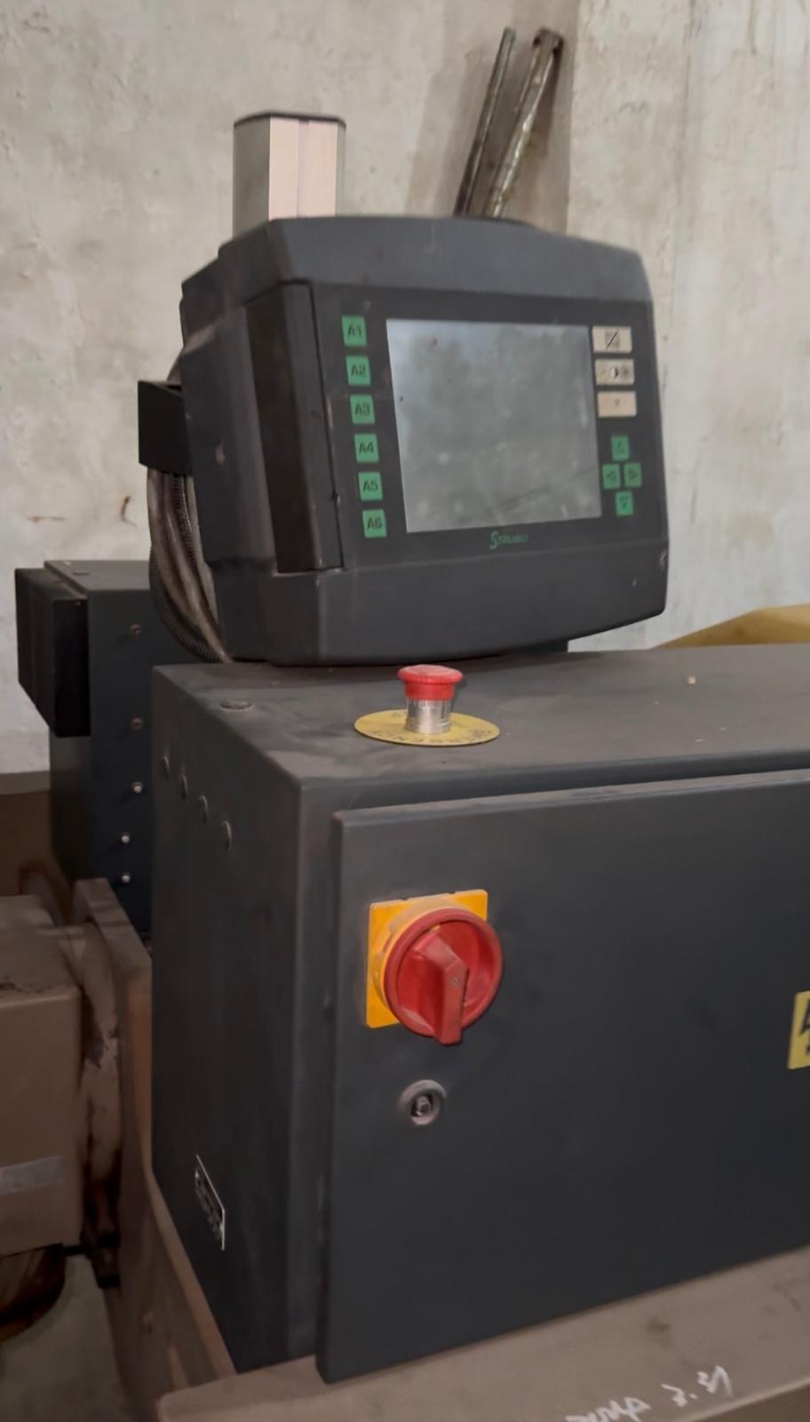 Elektronik kontrol terminalli Stäubli jakar makinesi