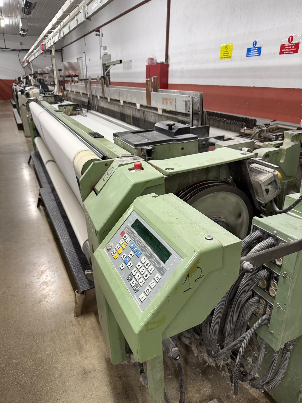 Sulzer Rüti P7200 with electronic dobby control keypad