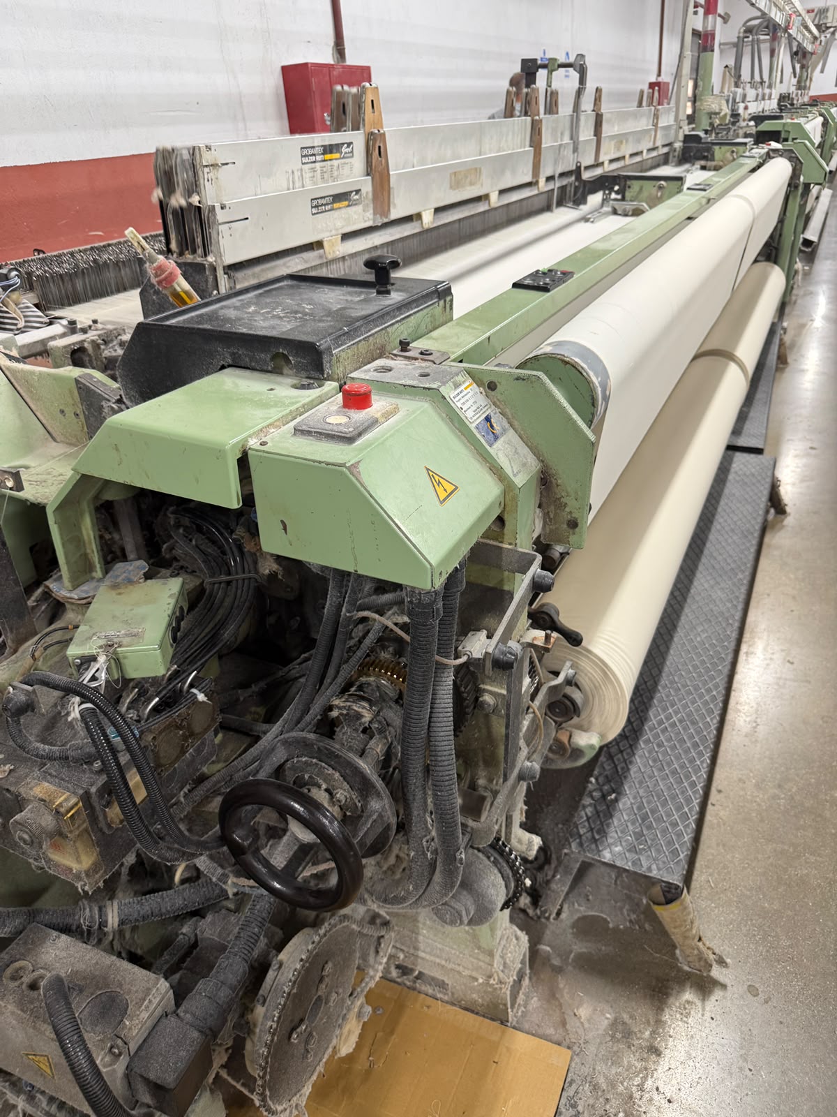 Sulzer Rüti projectile loom with control head